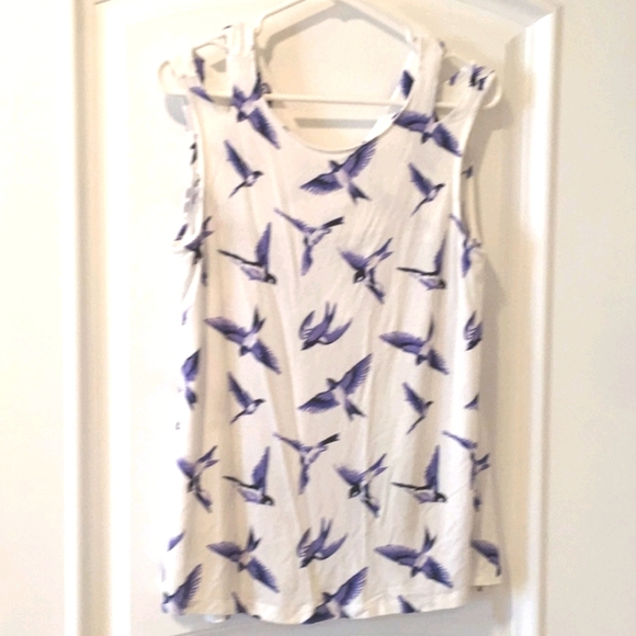 Neiman Marcus Tops - Neiman Marcus birds printed top